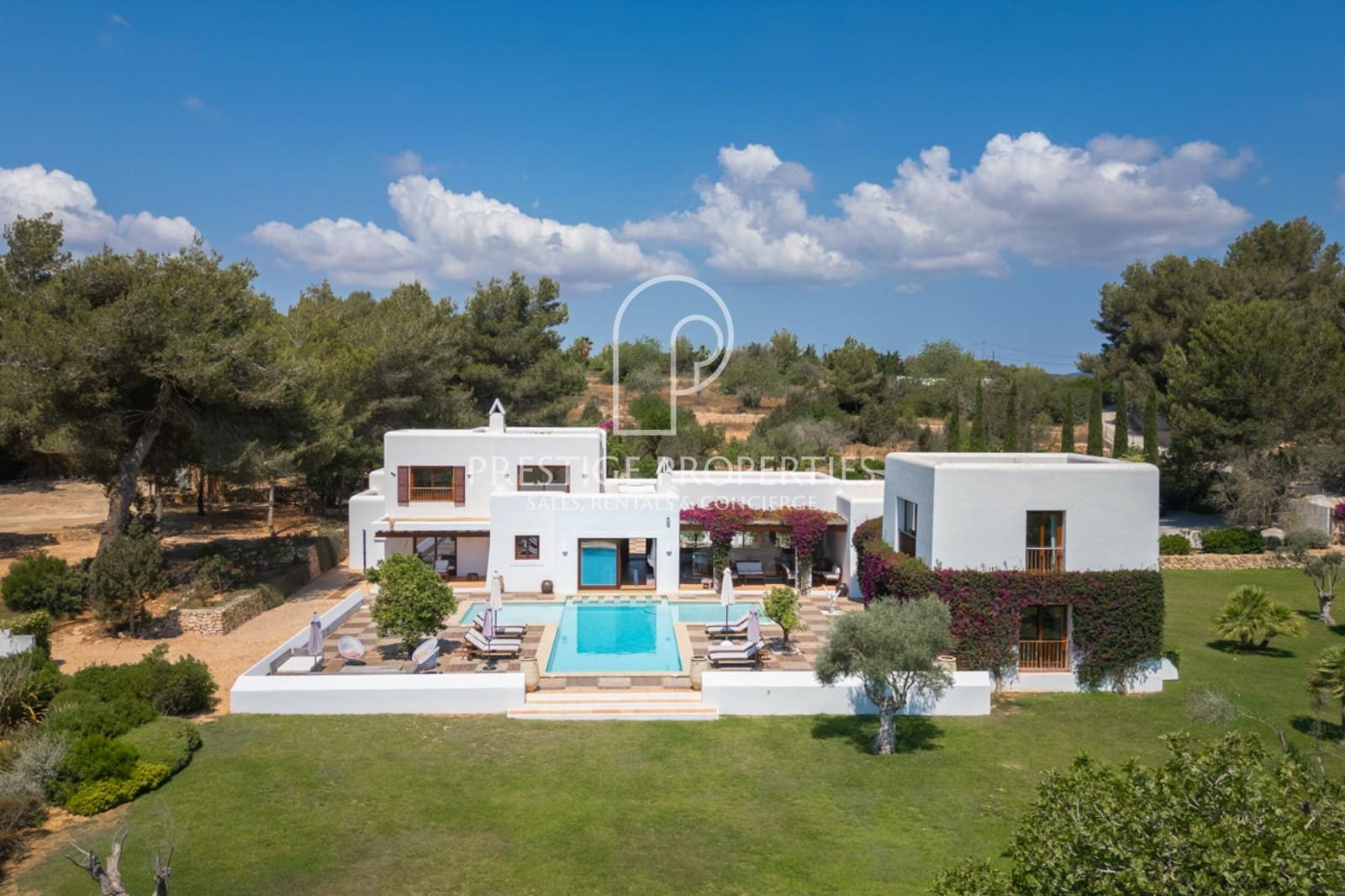 6 soveværelse Finca/Landehus til salg i Santa Eulalia / Santa Eularia med swimmingpool - € 8.900.000 (Ref: 9109854)