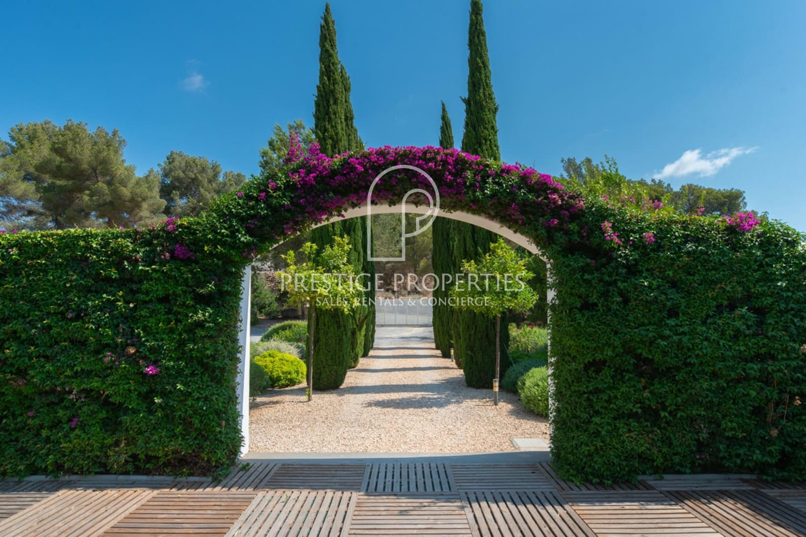 6 soveværelse Finca/Landehus til salg i Santa Eulalia / Santa Eularia med swimmingpool - € 8.900.000 (Ref: 9109854)