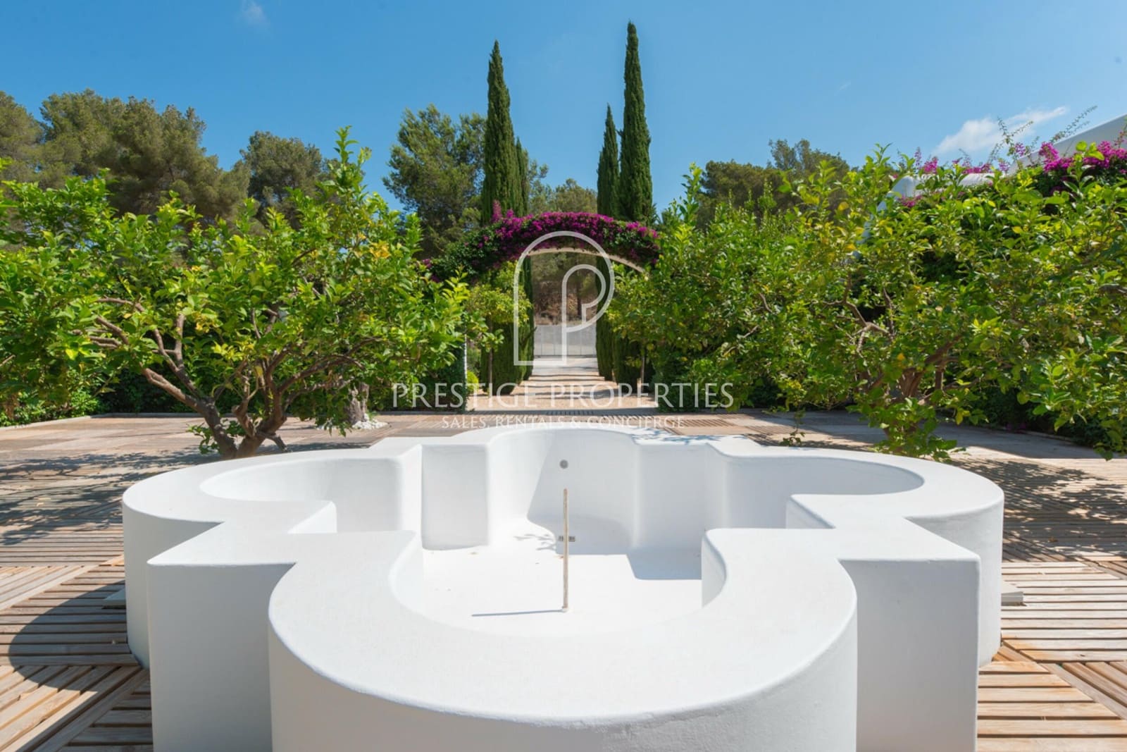 6 soveværelse Finca/Landehus til salg i Santa Eulalia / Santa Eularia med swimmingpool - € 8.900.000 (Ref: 9109854)