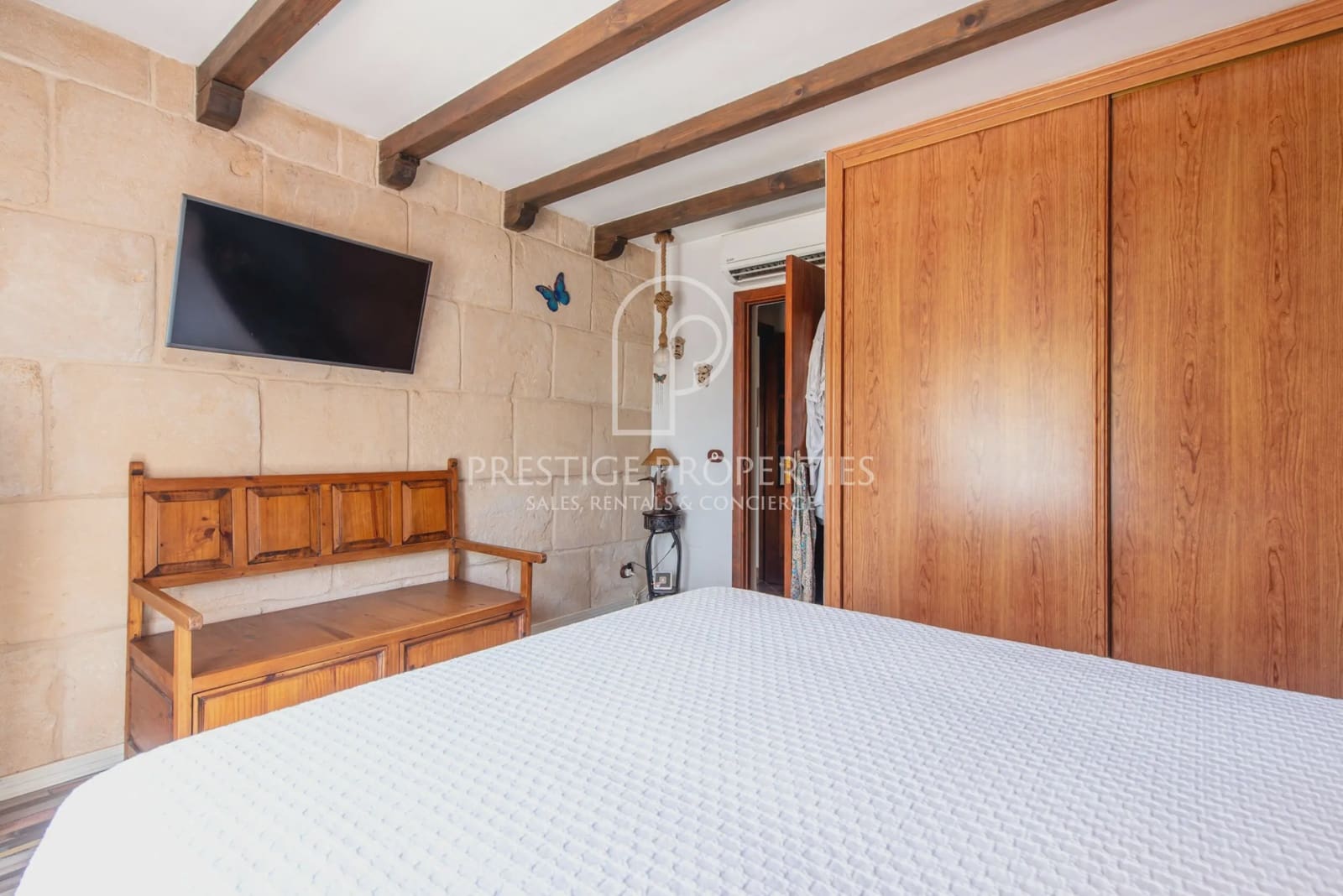 3 soveværelse Finca/Landehus til salg i Sant Antoni de Portmany med swimmingpool garage - € 1.550.000 (Ref: 9126305)