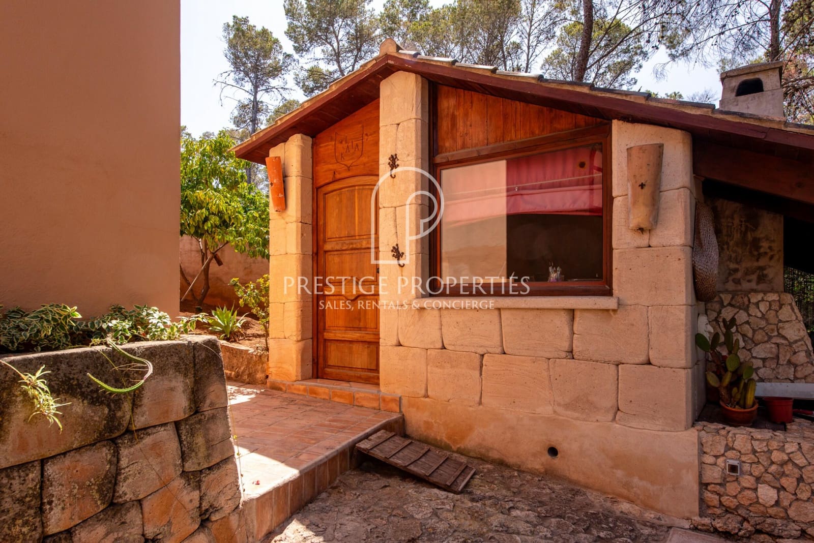 3 soveværelse Finca/Landehus til salg i Sant Antoni de Portmany med swimmingpool garage - € 1.550.000 (Ref: 9126305)