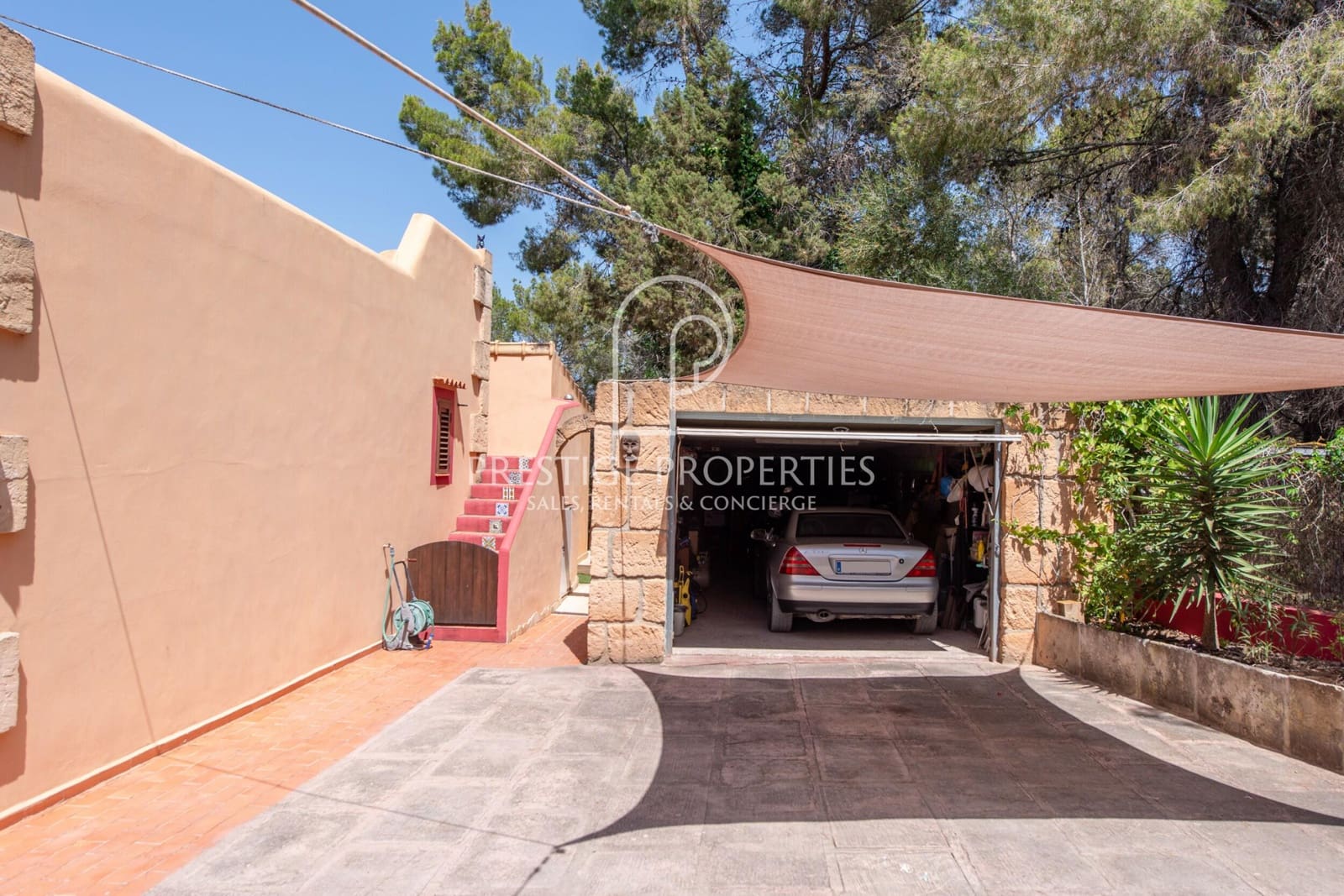 3 soveværelse Finca/Landehus til salg i Sant Antoni de Portmany med swimmingpool garage - € 1.550.000 (Ref: 9126305)