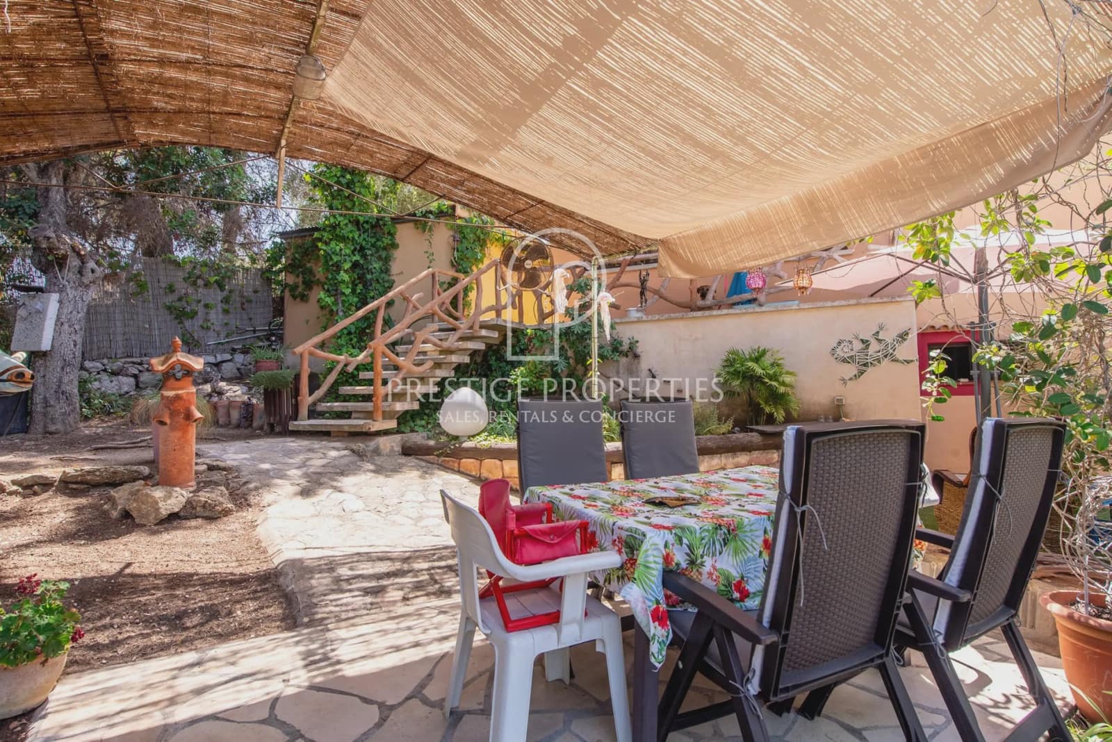 3 soveværelse Finca/Landehus til salg i Sant Antoni de Portmany med swimmingpool garage - € 1.550.000 (Ref: 9126305)