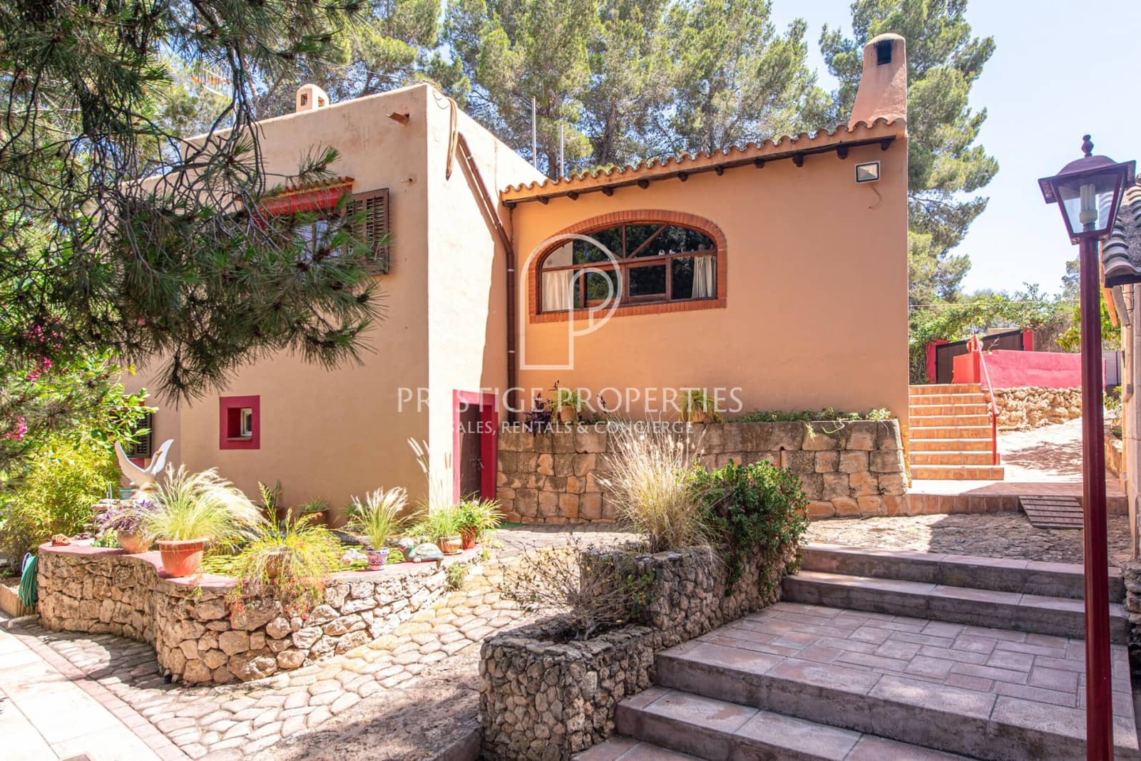3 soveværelse Finca/Landehus til salg i Sant Antoni de Portmany med swimmingpool garage - € 1.550.000 (Ref: 9126305)