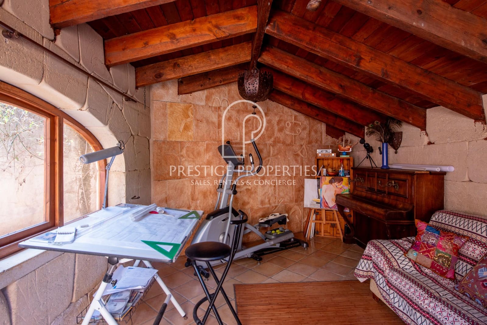 3 soveværelse Finca/Landehus til salg i Sant Antoni de Portmany med swimmingpool garage - € 1.550.000 (Ref: 9126305)