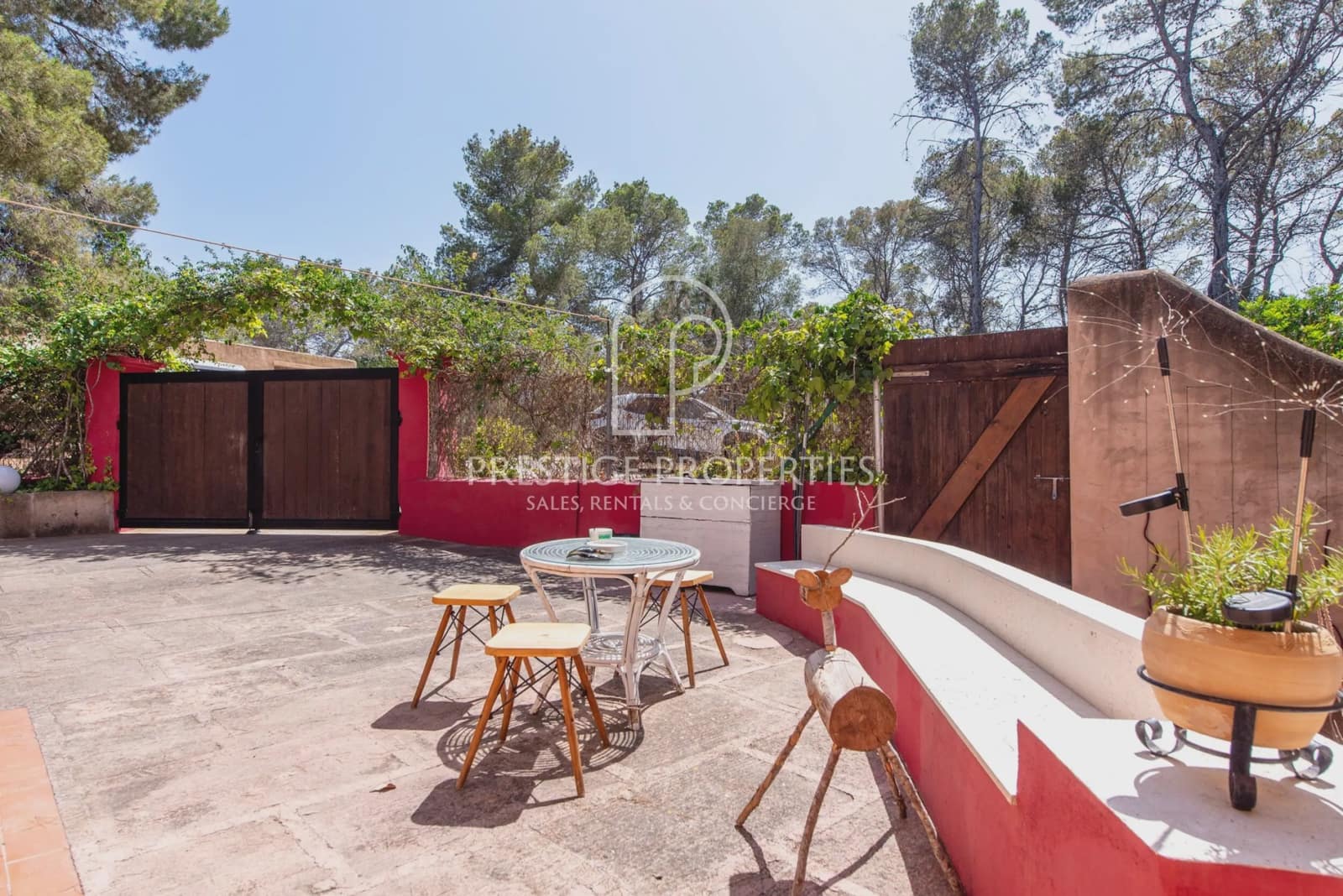 3 soveværelse Finca/Landehus til salg i Sant Antoni de Portmany med swimmingpool garage - € 1.550.000 (Ref: 9126305)