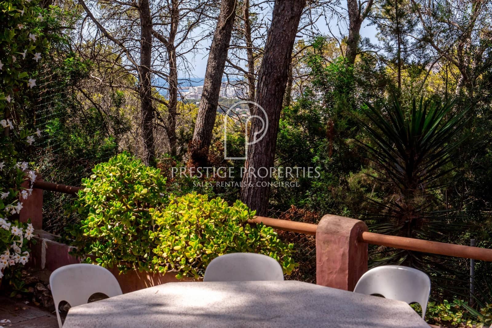 3 soveværelse Finca/Landehus til salg i Sant Antoni de Portmany med swimmingpool garage - € 1.550.000 (Ref: 9126305)