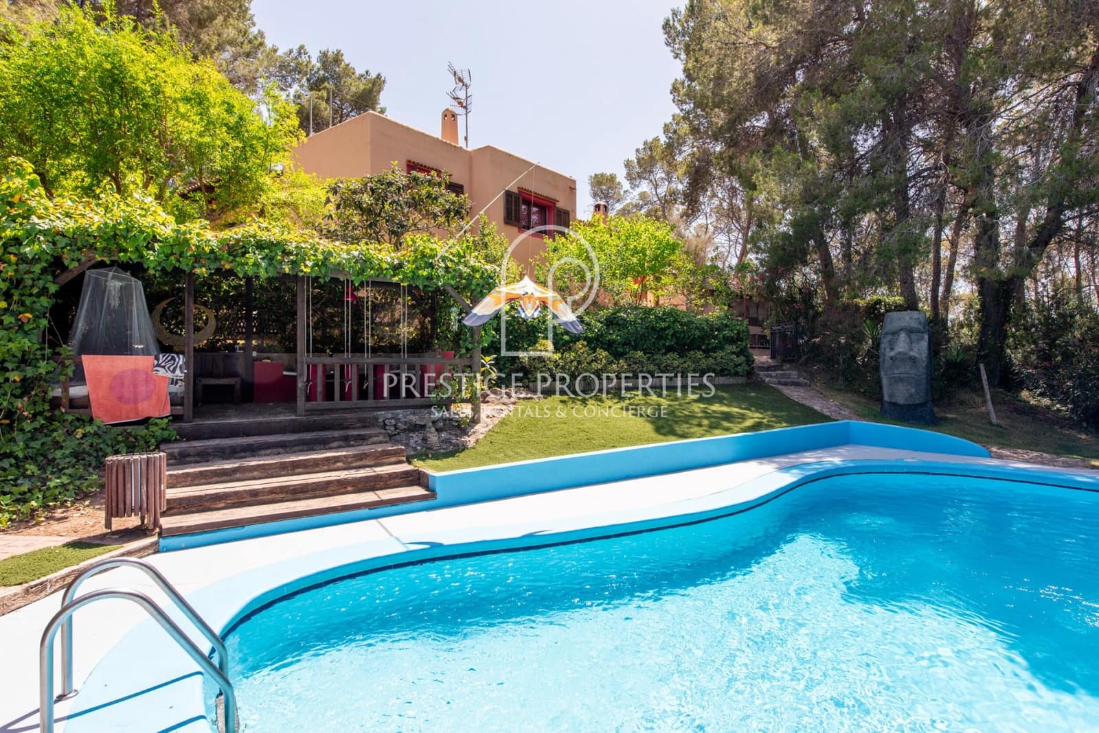 3 soveværelse Finca/Landehus til salg i Sant Antoni de Portmany med swimmingpool garage - € 1.550.000 (Ref: 9126305)