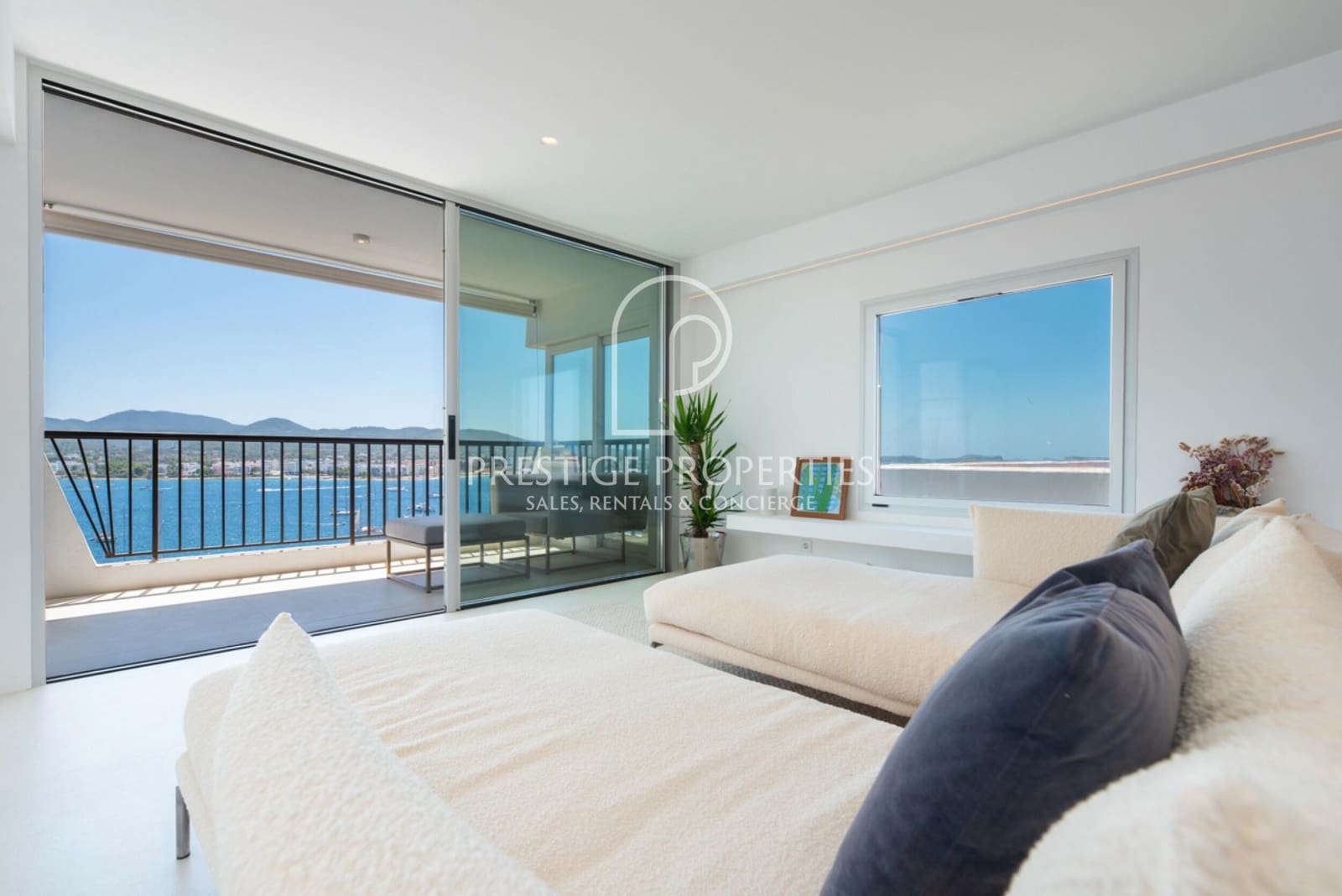 3 soveværelse Penthouse til salg i Sant Antoni de Portmany med swimmingpool - € 1.695.000 (Ref: 9142448)