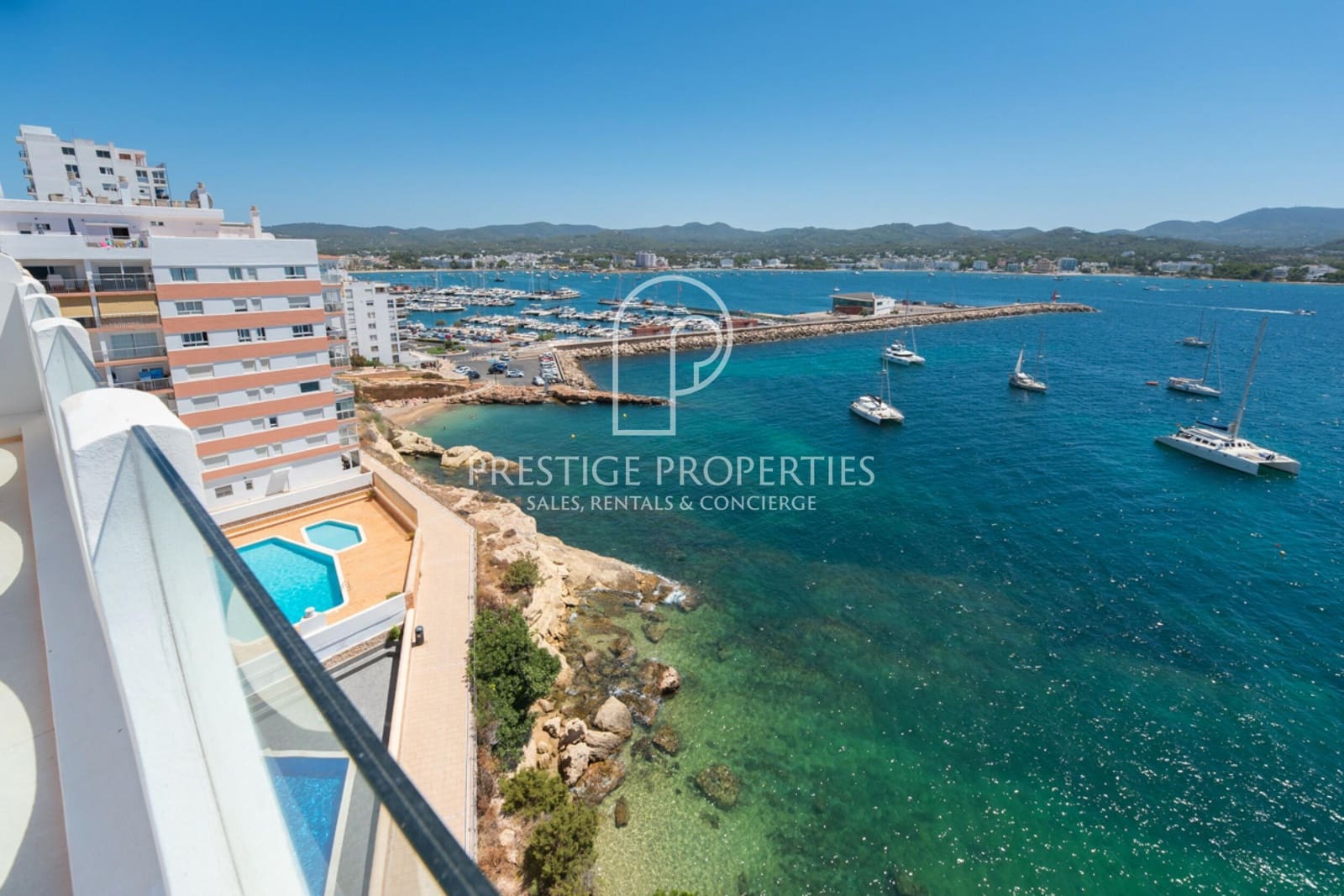 3 soveværelse Penthouse til salg i Sant Antoni de Portmany med swimmingpool - € 1.695.000 (Ref: 9142448)
