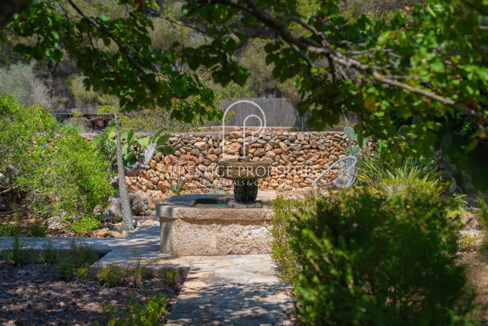 4 soveværelse Finca/Landehus til salg i Santa Eulalia / Santa Eularia med swimmingpool garage - € 3.490.000 (Ref: 9144646)