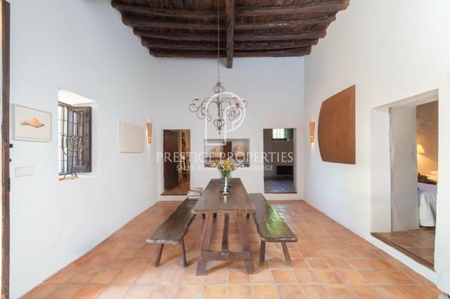 4 soveværelse Finca/Landehus til salg i Santa Eulalia / Santa Eularia med swimmingpool garage - € 3.490.000 (Ref: 9144646)