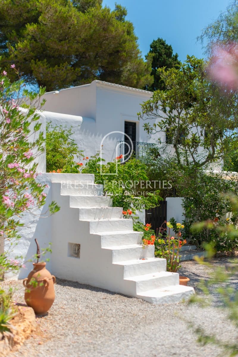 4 soveværelse Finca/Landehus til salg i Santa Eulalia / Santa Eularia med swimmingpool garage - € 3.490.000 (Ref: 9144646)