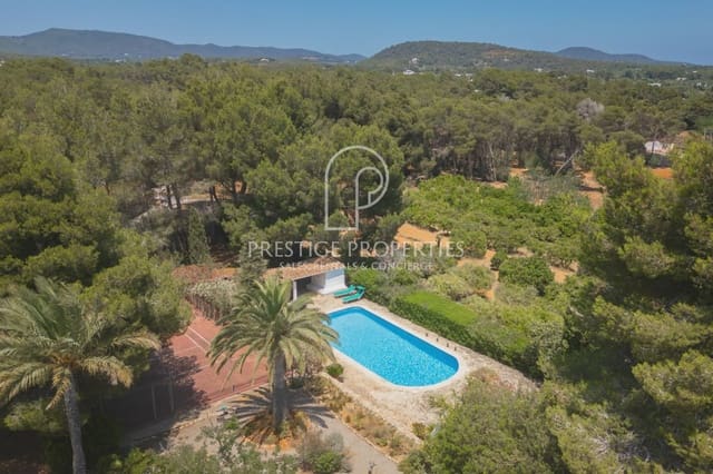 4 soveværelse Finca/Landehus til salg i Santa Eulalia / Santa Eularia med swimmingpool garage - € 3.490.000 (Ref: 9144646)