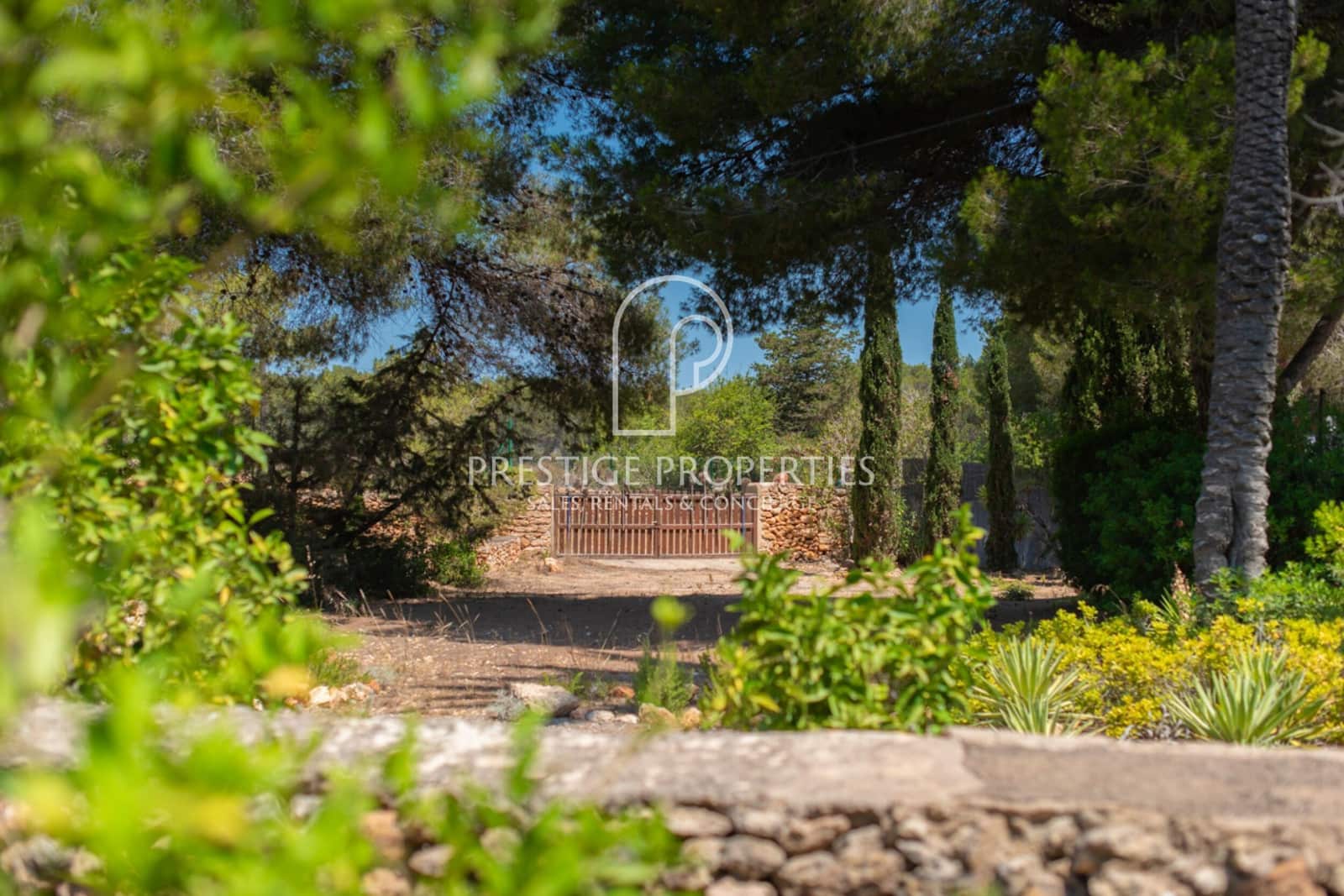 4 soveværelse Finca/Landehus til salg i Santa Eulalia / Santa Eularia med swimmingpool garage - € 3.490.000 (Ref: 9144646)