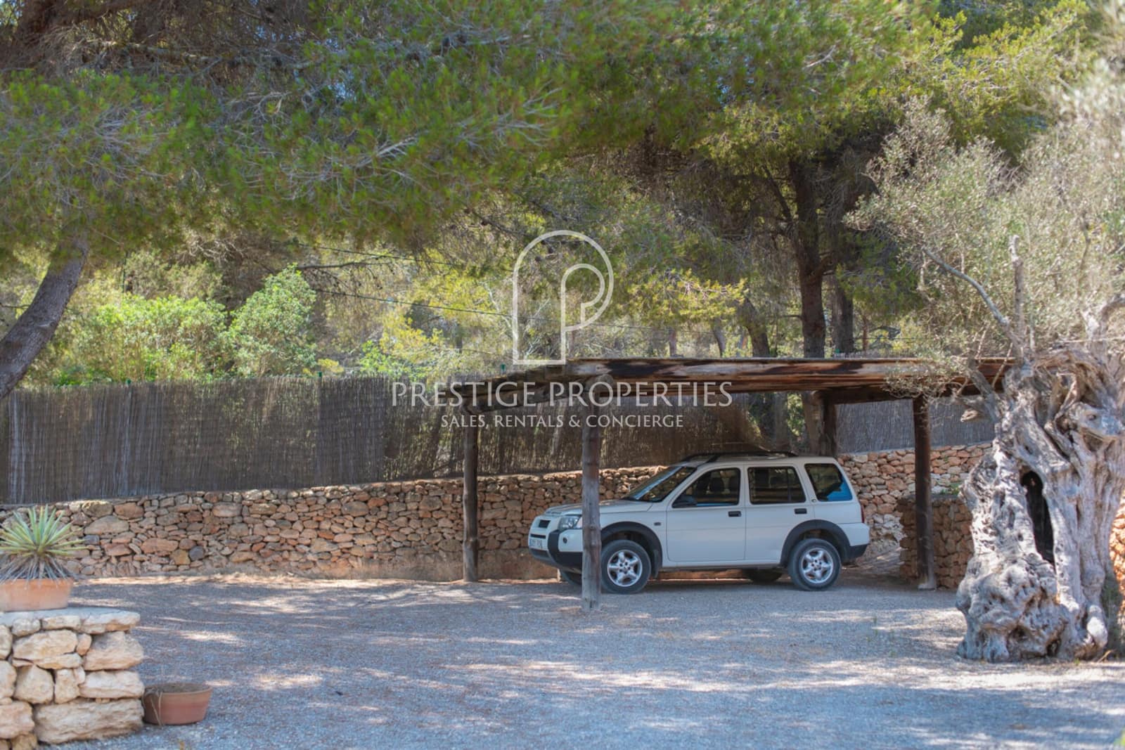 4 soveværelse Finca/Landehus til salg i Santa Eulalia / Santa Eularia med swimmingpool garage - € 3.490.000 (Ref: 9144646)