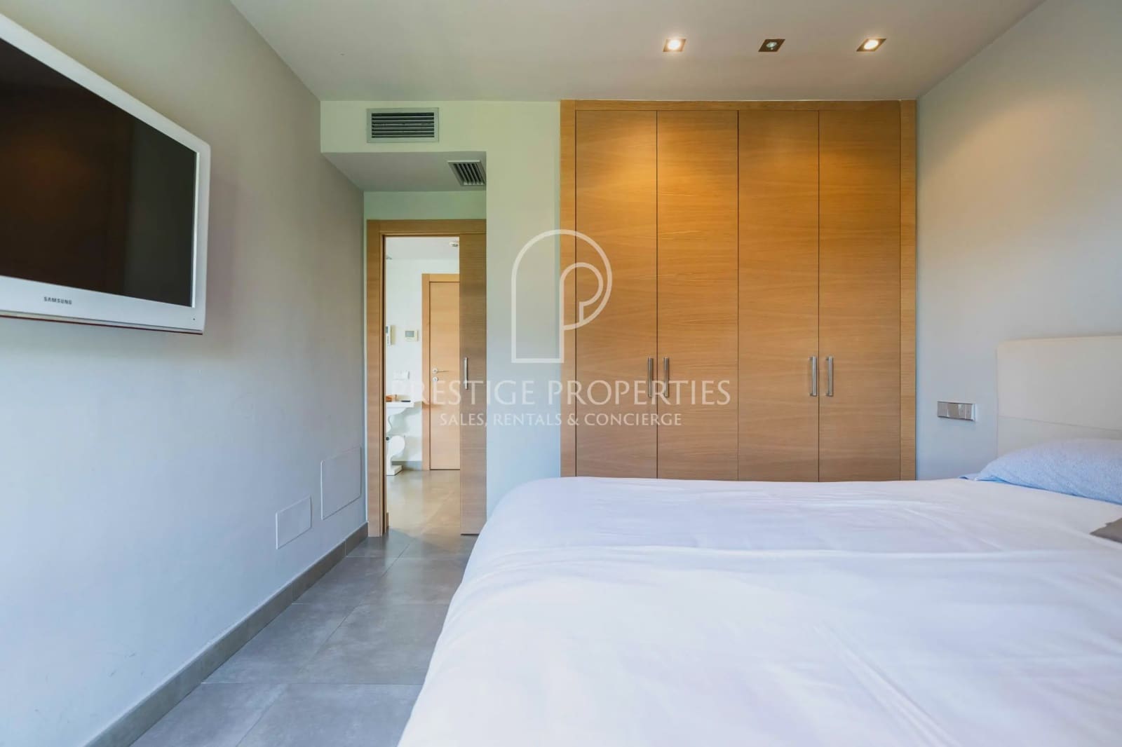 2 slaapkamer Appartement te koop in Ibiza dorp met zwembad garage - € 875.000 (Ref: 9289625)