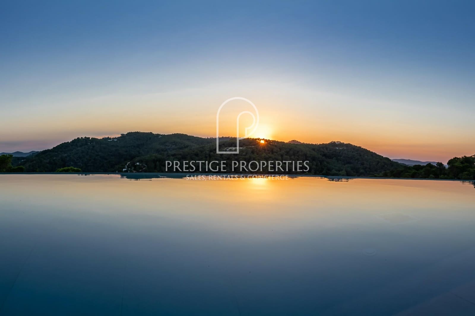 9 Zimmer Villa zu verkaufen in Santa Eulalia / Santa Eularia mit Pool Garage - 9.800.000 € (Ref: 9360897)