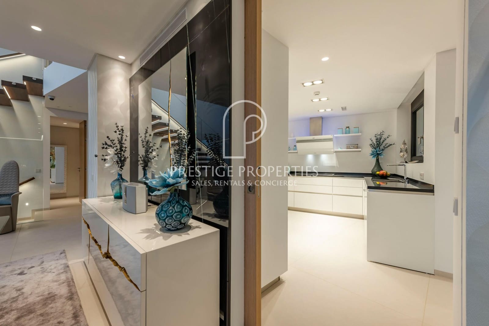 9 Zimmer Villa zu verkaufen in Santa Eulalia / Santa Eularia mit Pool Garage - 9.800.000 € (Ref: 9360897)