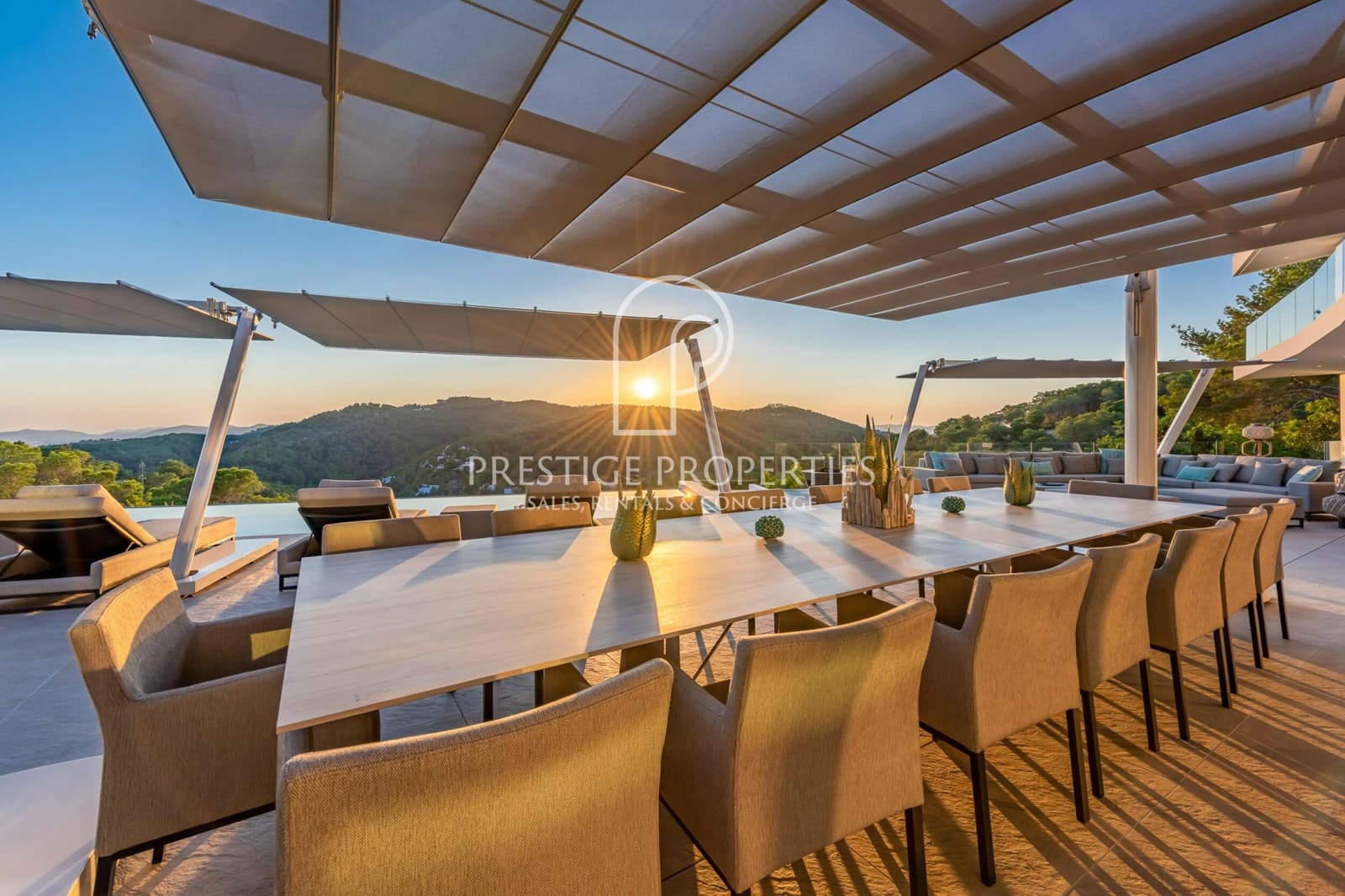 9 Zimmer Villa zu verkaufen in Santa Eulalia / Santa Eularia mit Pool Garage - 9.800.000 € (Ref: 9360897)