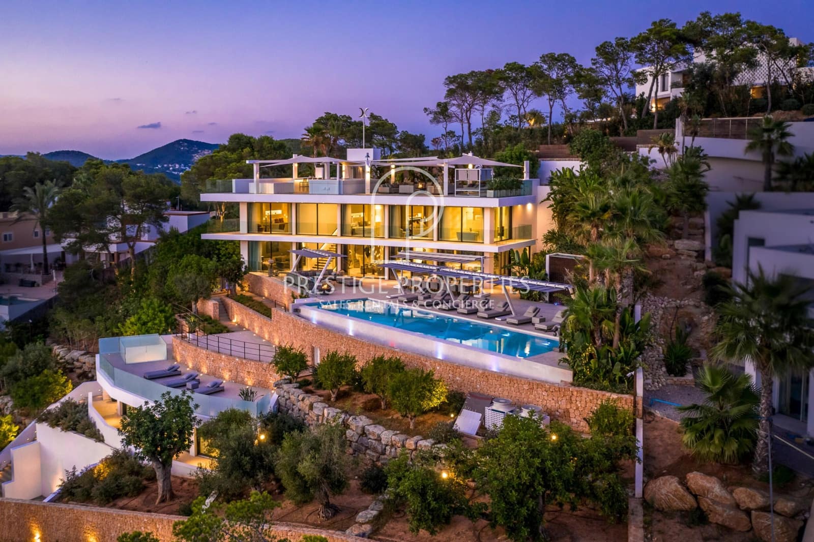 9 Zimmer Villa zu verkaufen in Santa Eulalia / Santa Eularia mit Pool Garage - 9.800.000 € (Ref: 9360897)