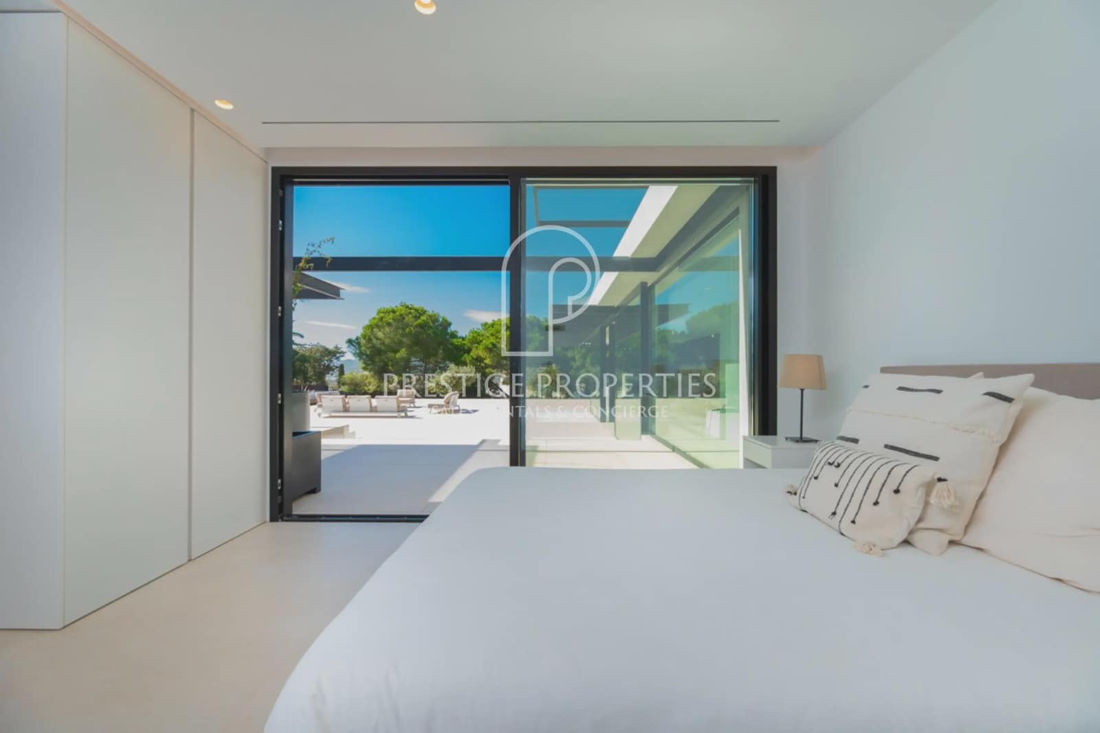 4 bedroom Villa for sale in Santa Eulalia / Santa Eularia with pool - € 5,600,000 (Ref: 9395559)