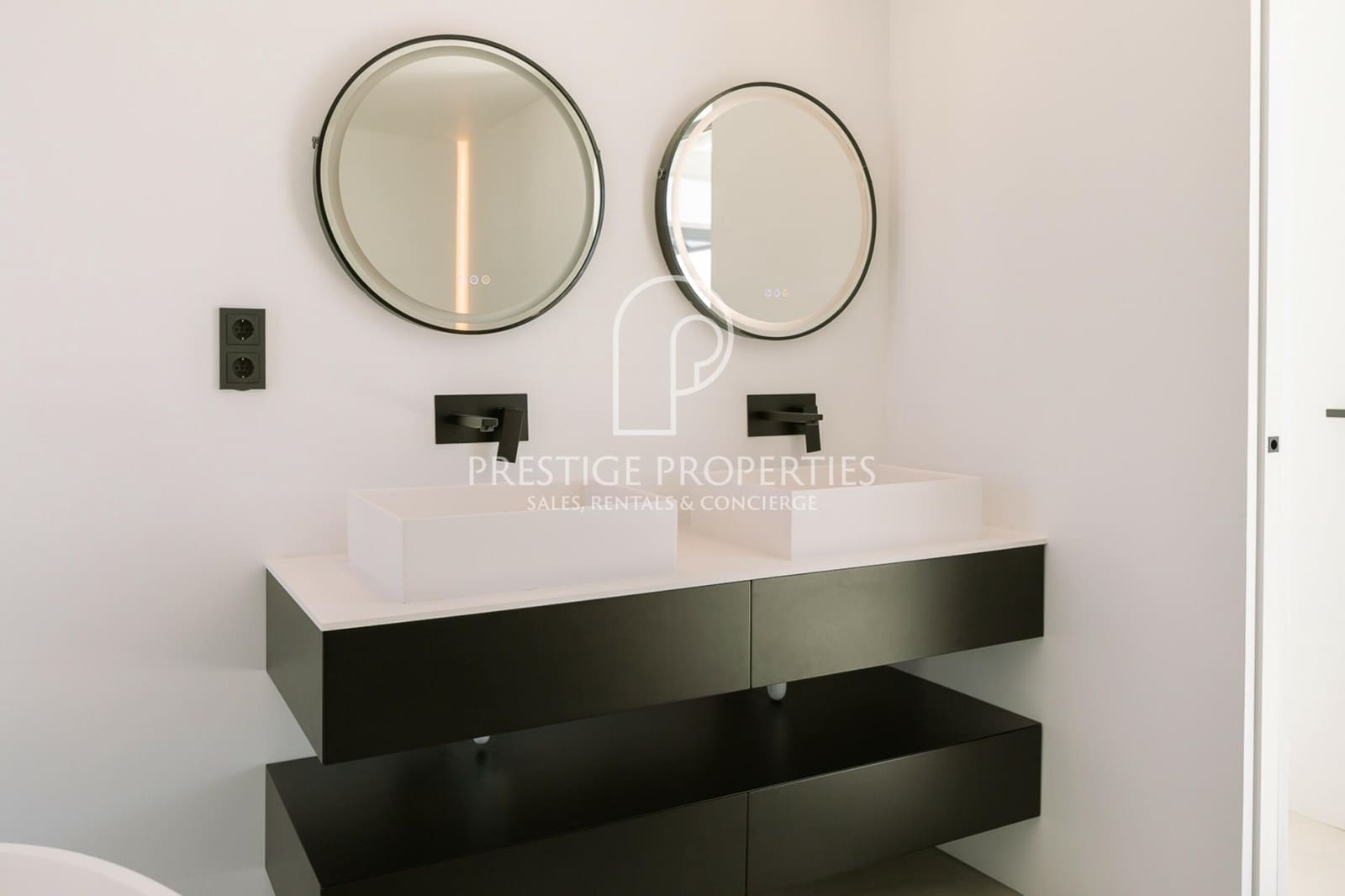 4 bedroom Villa for sale in Santa Eulalia / Santa Eularia with pool - € 5,300,000 (Ref: 9395559)