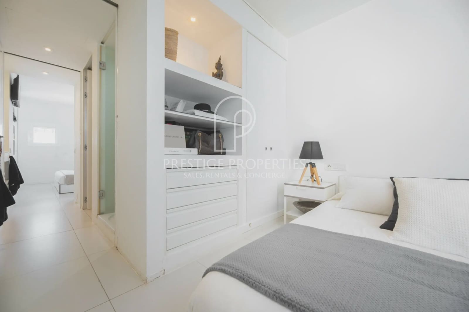 2 slaapkamer Appartement te koop in Ibiza dorp met zwembad - € 750.000 (Ref: 9445510)