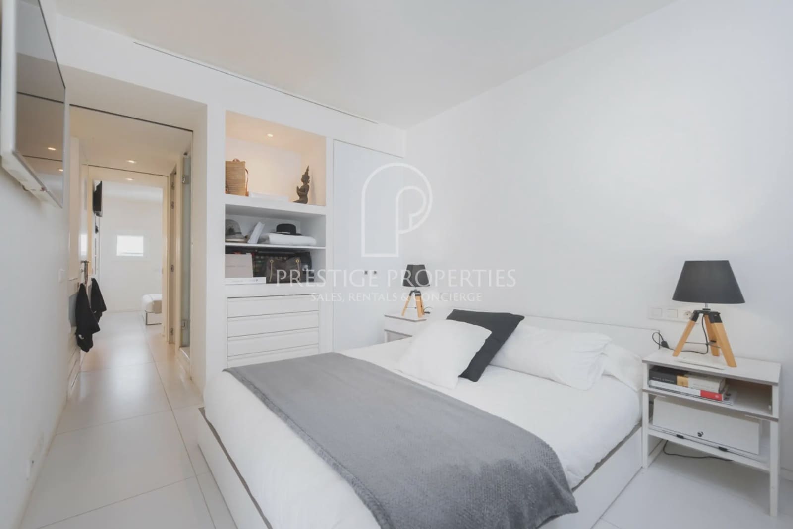 2 slaapkamer Appartement te koop in Ibiza dorp met zwembad - € 750.000 (Ref: 9445510)