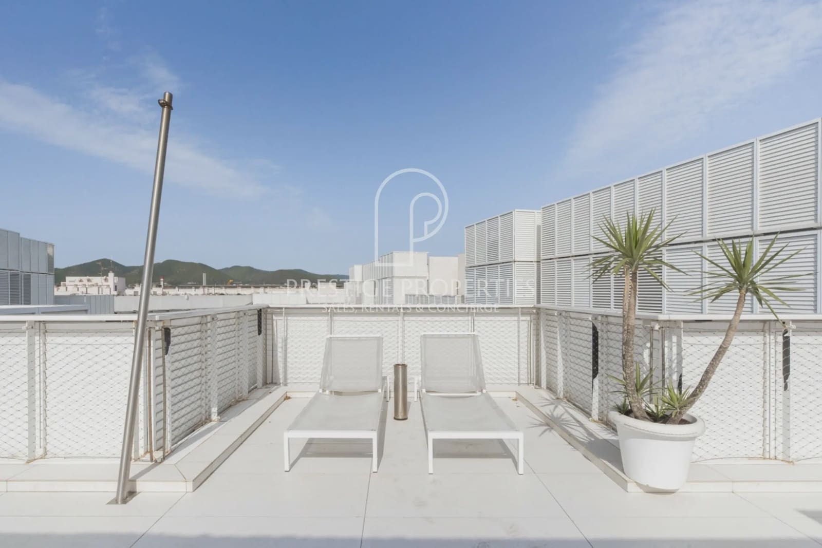 2 slaapkamer Appartement te koop in Ibiza dorp met zwembad - € 750.000 (Ref: 9445510)