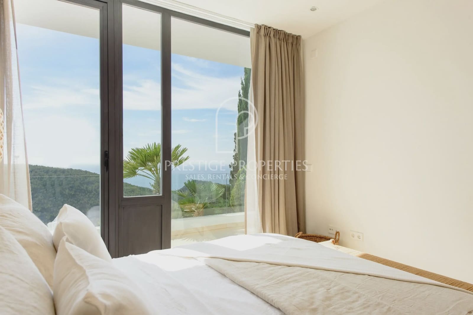 Chalet de 5 habitaciones en Santa Eulalia / Santa Eularia en venta con piscina - 5.900.000 € (Ref: 9449923)