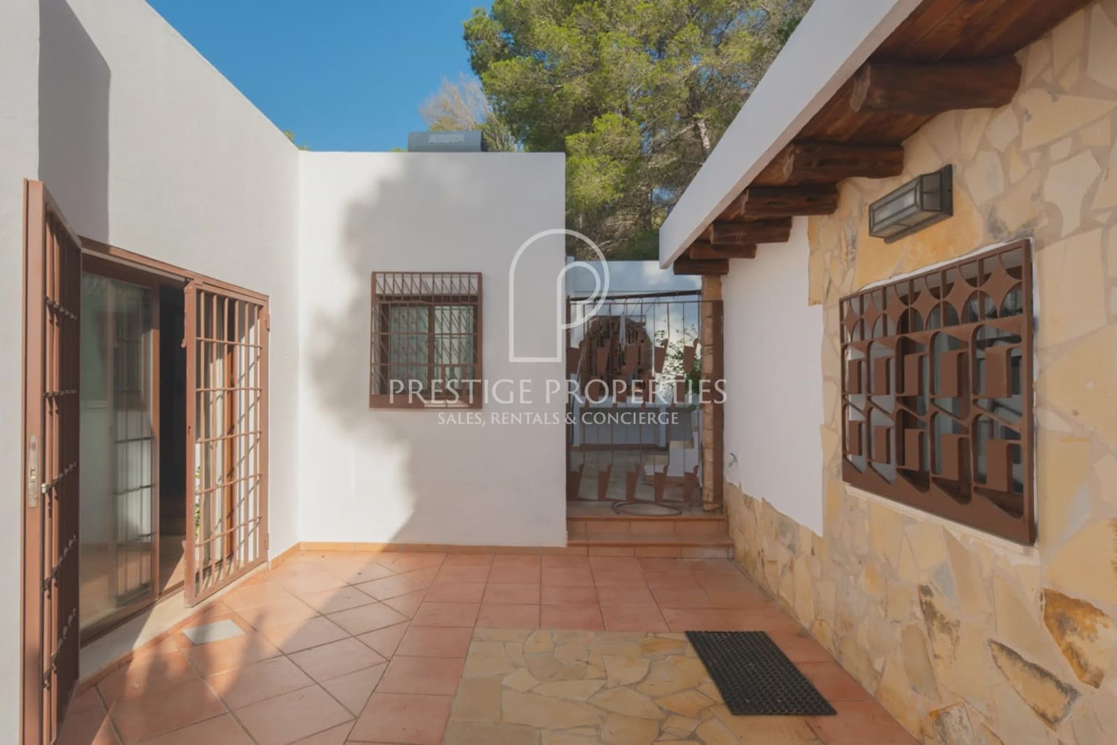 5 bedroom Villa for sale in San Jose / Sant Josep de Sa Talaia with pool garage - € 2,800,000 (Ref: 9496552)