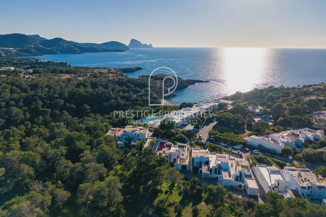 2 chambre Villa/Maison Mitoyenne à vendre à San Jose / Sant Josep de Sa Talaia avec piscine garage - 1 050 000 € (Ref: 9535339)