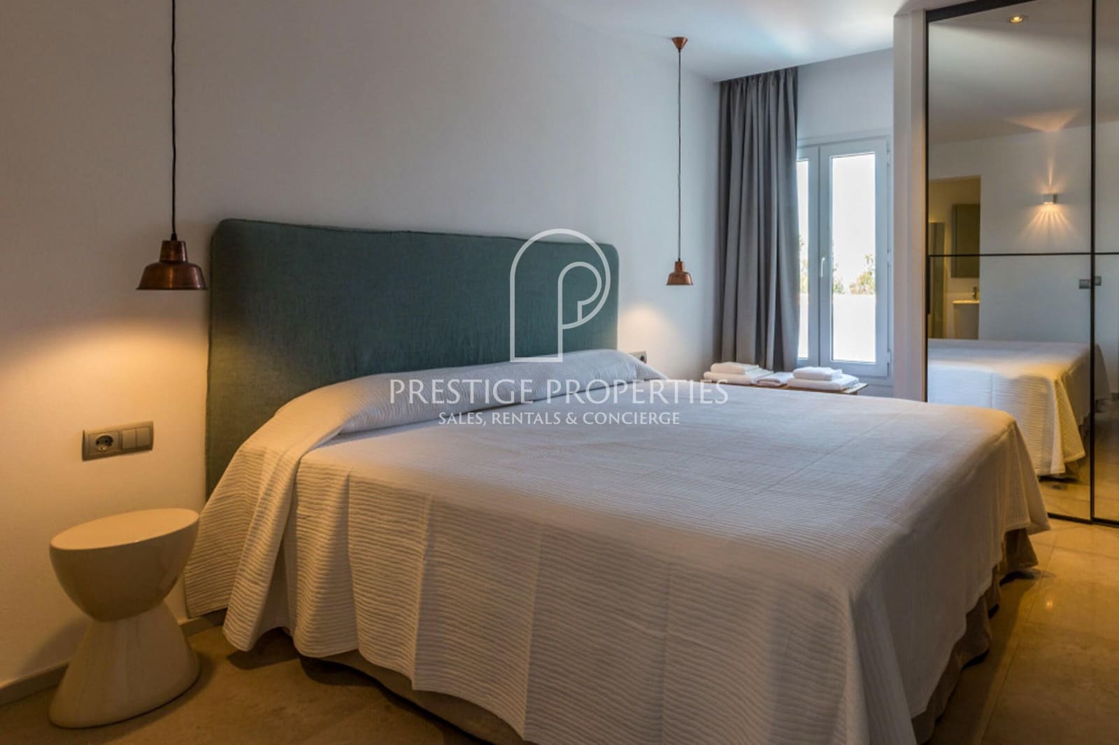 7 Zimmer Villa zu verkaufen in Sant Antoni de Portmany mit Pool Garage - 3.950.000 € (Ref: 9550363)