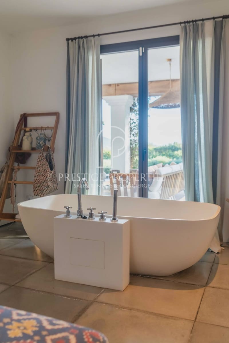 4 chambre Villa/Maison à vendre à Santa Eulalia / Santa Eularia avec piscine - 5 900 000 € (Ref: 9566815)