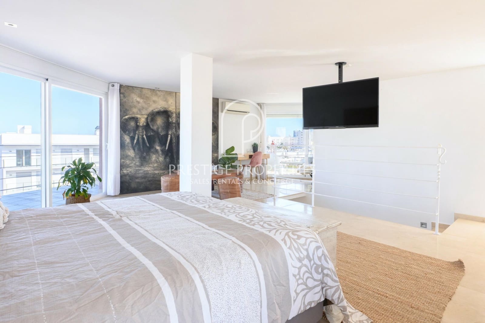 2 bedroom Penthouse for sale in Santa Eulalia / Santa Eularia with pool - € 925,000 (Ref: 9610600)