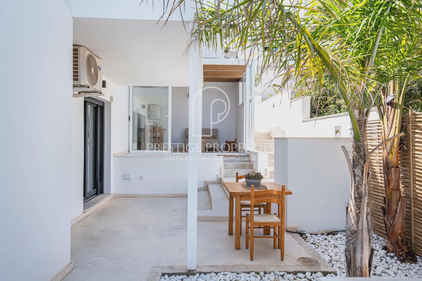 Studio for sale in San Jose / Sant Josep de Sa Talaia with pool - € 357,000 (Ref: 9788064)