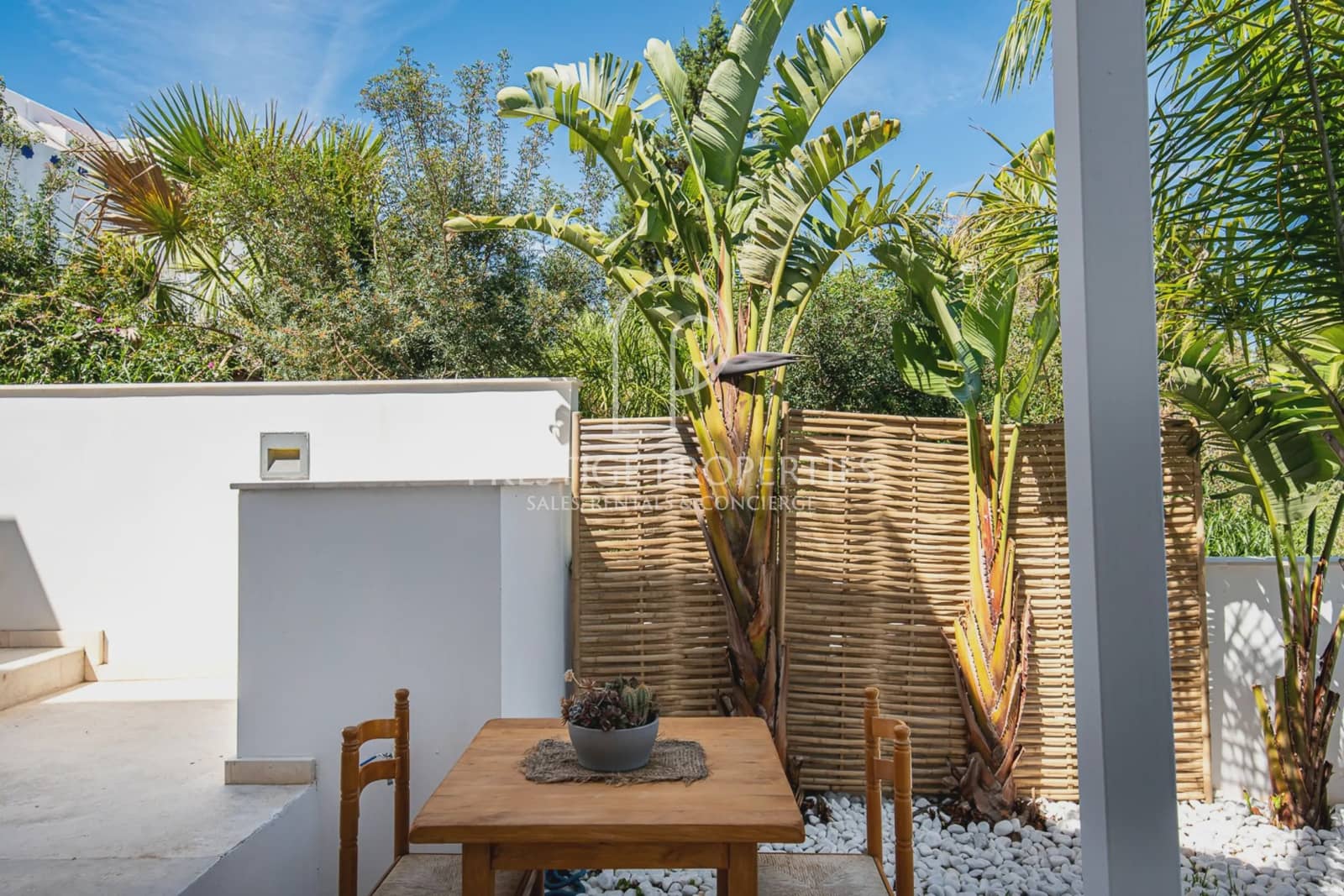 Studio for sale in San Jose / Sant Josep de Sa Talaia with pool - € 357,000 (Ref: 9788064)