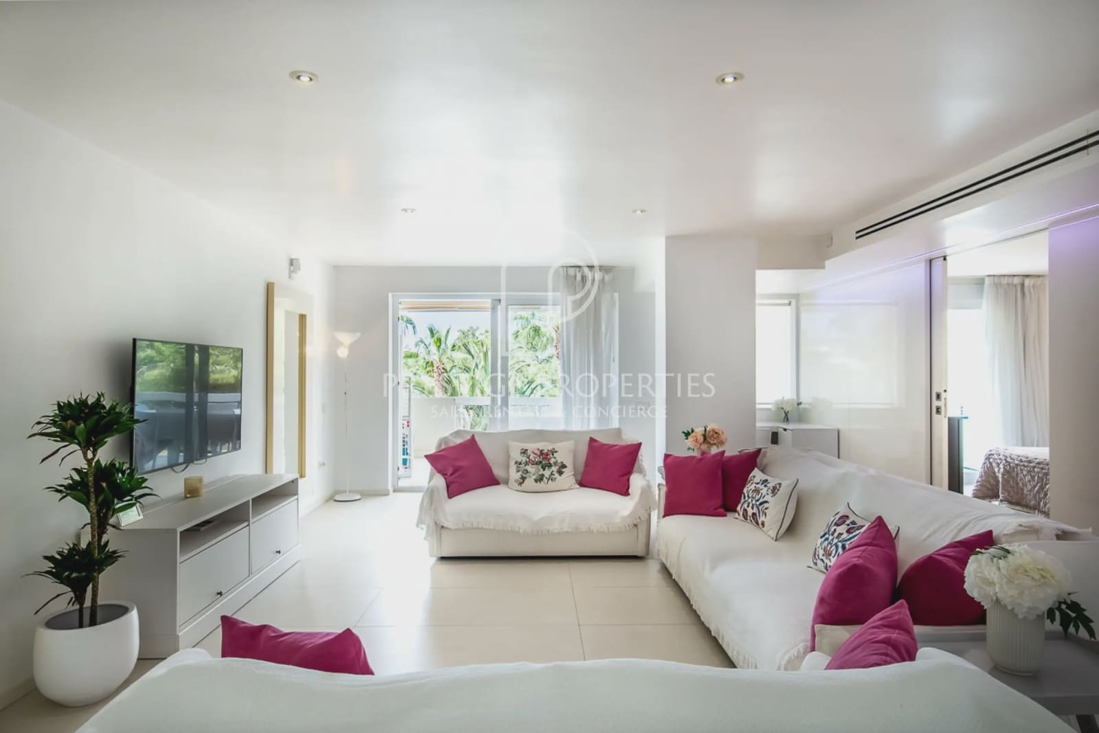3 bedroom Apartment for sale in Ibiza / Eivissa town with pool garage - € 1,250,000 (Ref: 9838806)
