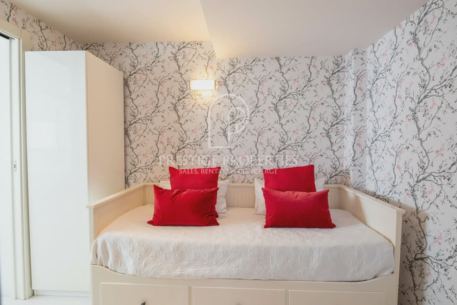 3 bedroom Apartment for sale in Ibiza / Eivissa town with pool garage - € 1,250,000 (Ref: 9838806)