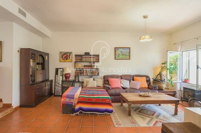 3 sypialnia Dom szeregowy na sprzedaż w Santa Eulalia / Santa Eularia z basenem garażem - 1 150 000 € (Ref: 9877767)