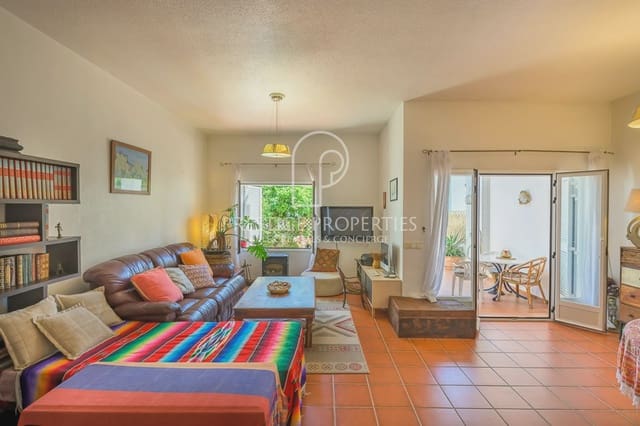 3 sypialnia Dom szeregowy na sprzedaż w Santa Eulalia / Santa Eularia z basenem garażem - 1 150 000 € (Ref: 9877767)