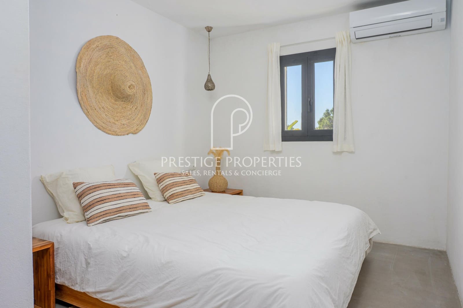 4 bedroom Villa for sale in Sant Antoni de Portmany with pool garage - € 3,200,000 (Ref: 9883872)