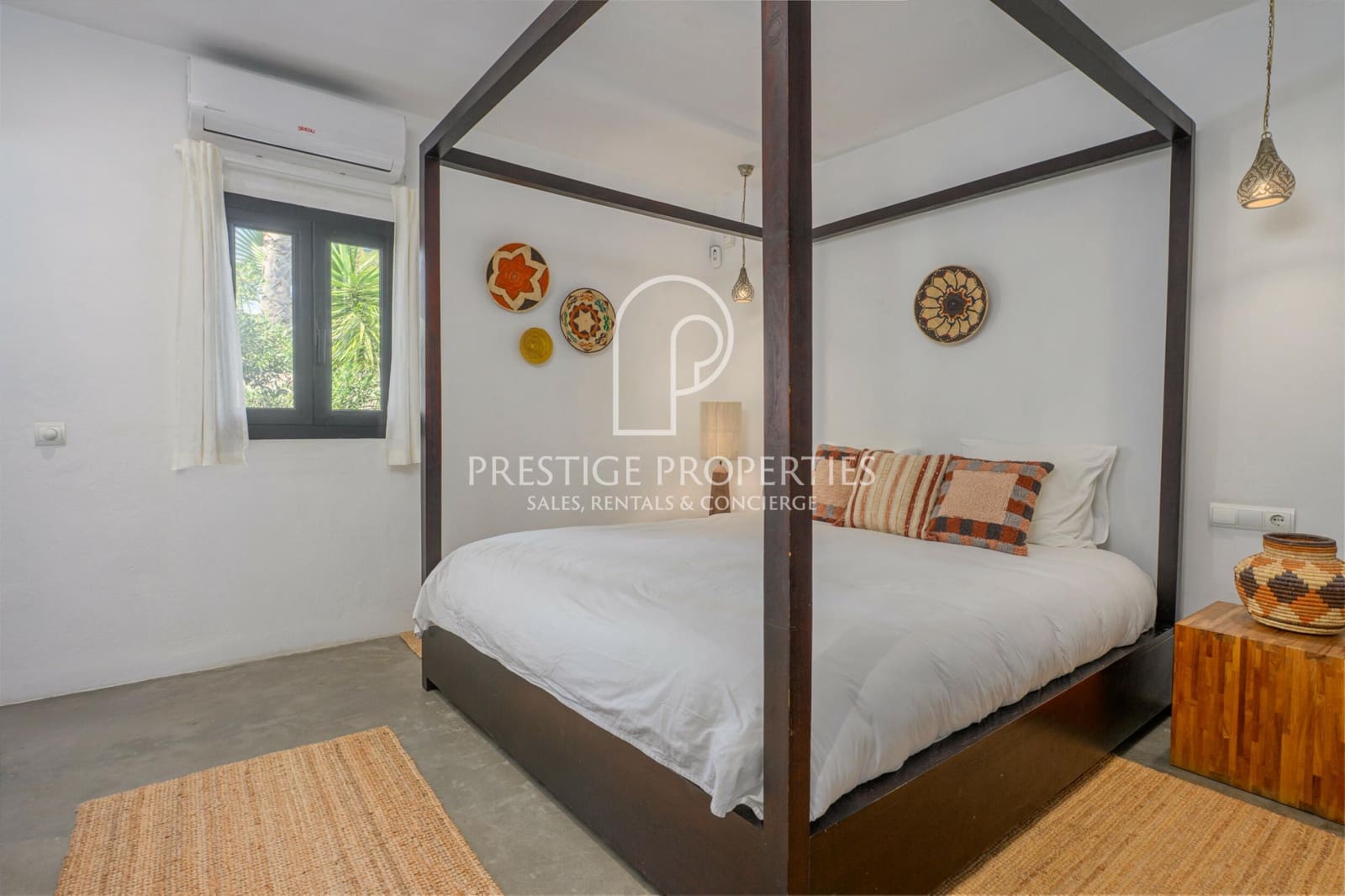 4 bedroom Villa for sale in Sant Antoni de Portmany with pool garage - € 3,200,000 (Ref: 9883872)