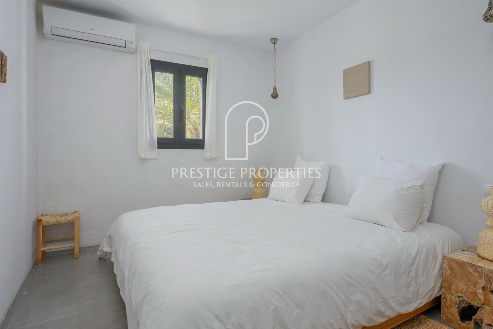 4 bedroom Villa for sale in Sant Antoni de Portmany with pool garage - € 3,200,000 (Ref: 9883872)