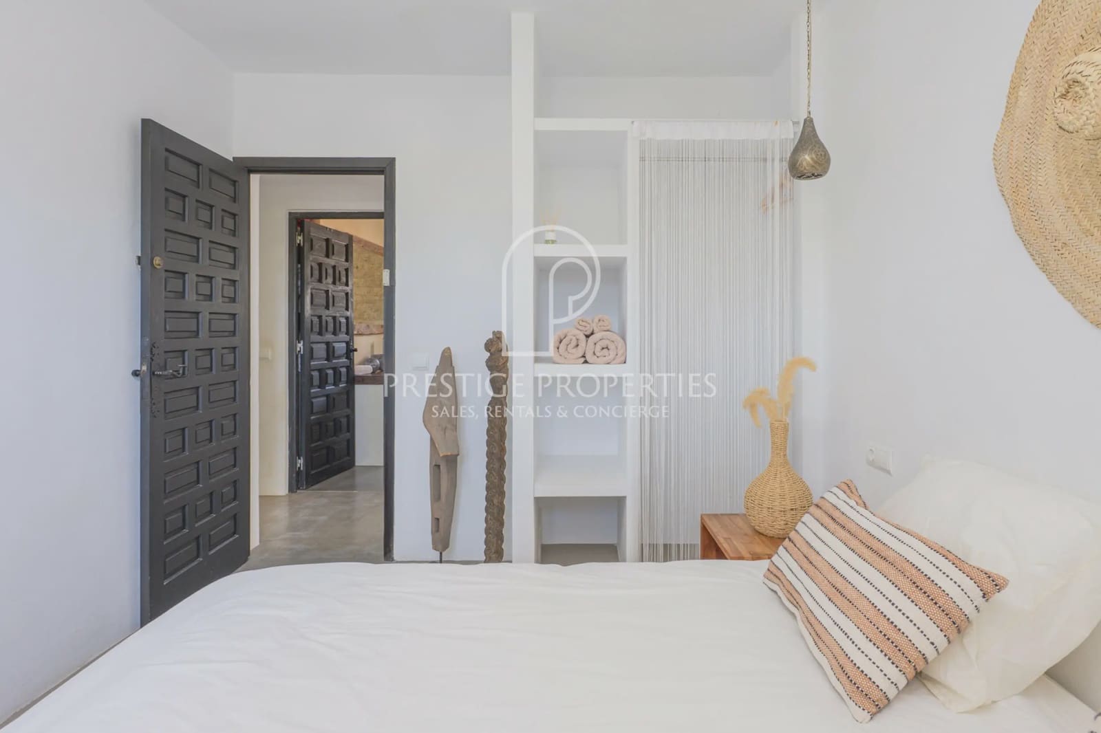 4 bedroom Villa for sale in Sant Antoni de Portmany with pool garage - € 3,200,000 (Ref: 9883872)