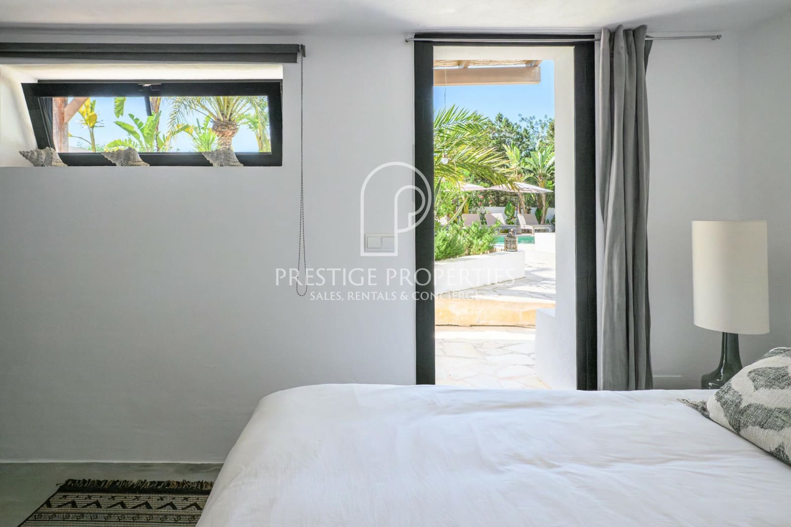 4 bedroom Villa for sale in Sant Antoni de Portmany with pool garage - € 3,200,000 (Ref: 9883872)