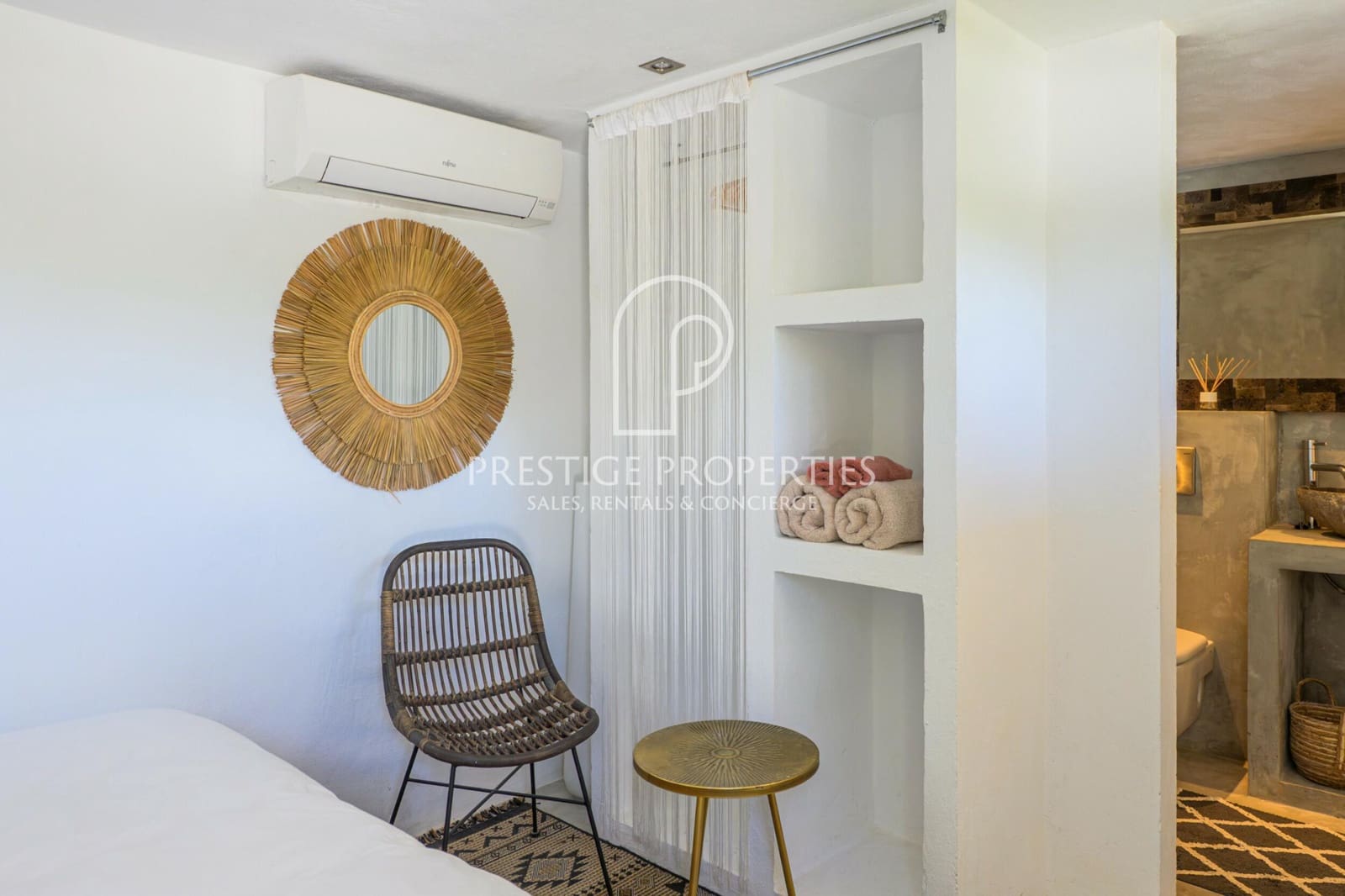 4 bedroom Villa for sale in Sant Antoni de Portmany with pool garage - € 3,200,000 (Ref: 9883872)