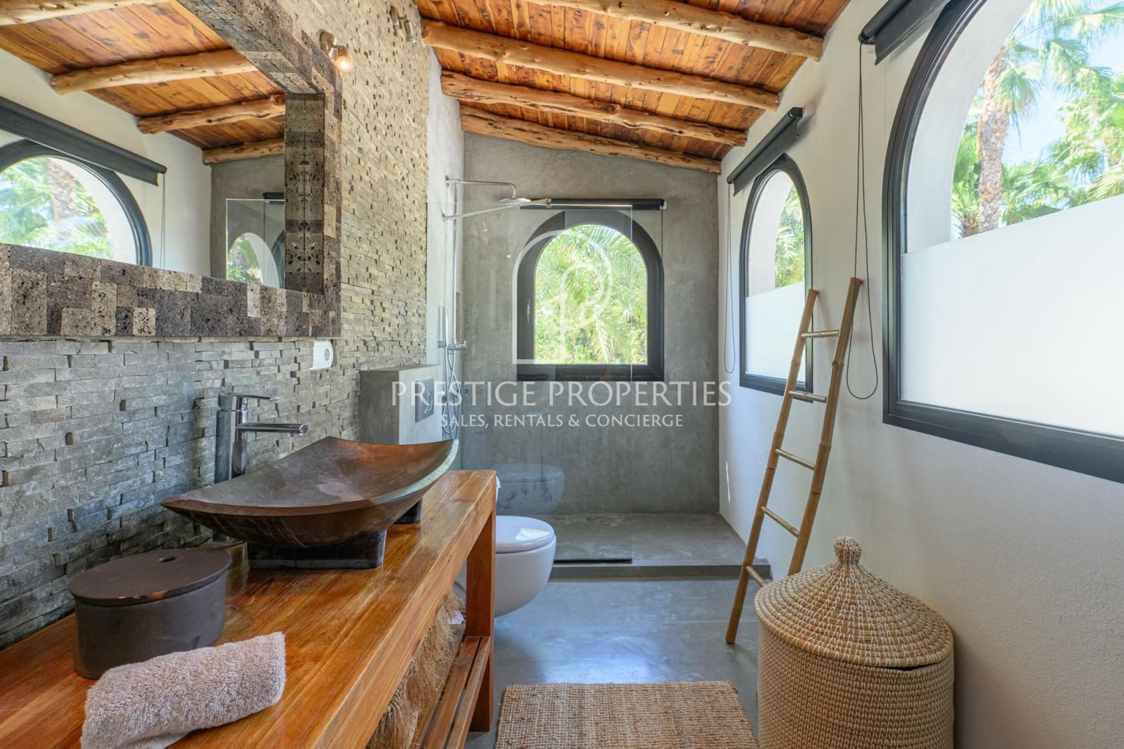 4 bedroom Villa for sale in Sant Antoni de Portmany with pool garage - € 3,200,000 (Ref: 9883872)
