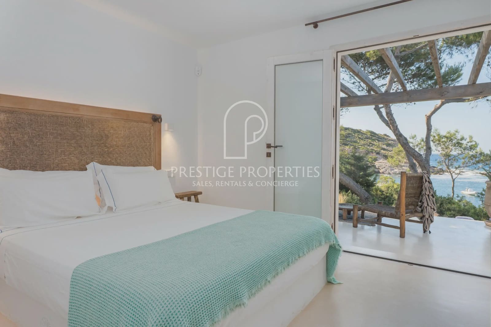 4 slaapkamer Villa te koop in Sant Joan de Labritja met garage - € 6.900.000 (Ref: 9921582)